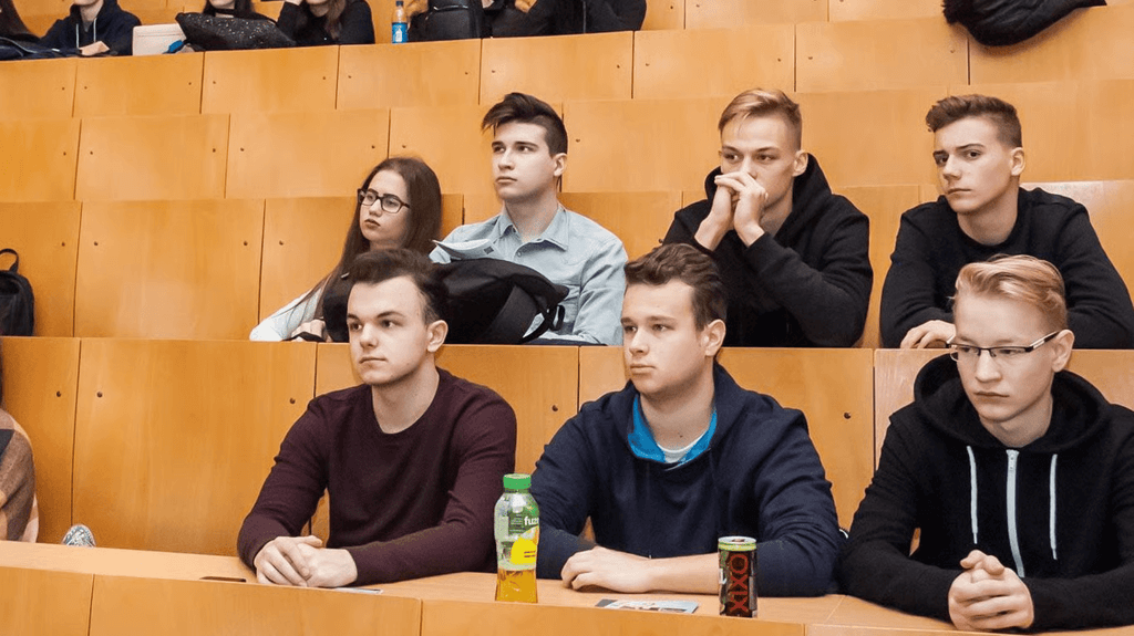 Роль высшего образования в развитии общества и личности